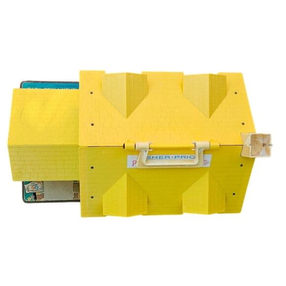 1969 Vintage Fisher Price Little People House with Car and 2 People - Picture 10 of 10